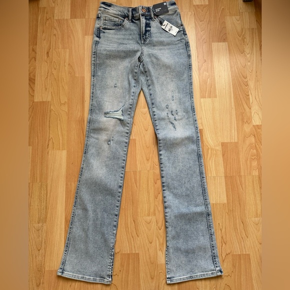 Express Mid Rise Light Wash Ripped
Skyscraper Jeans - Picture 2 of 3
